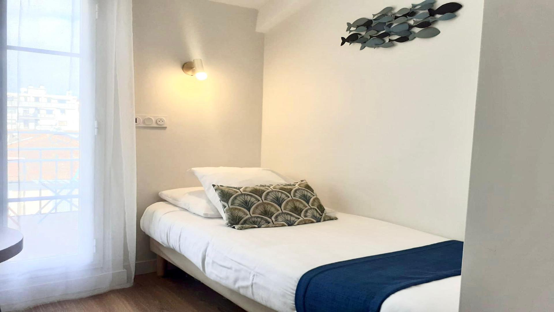 room_simple_terrace4_resized